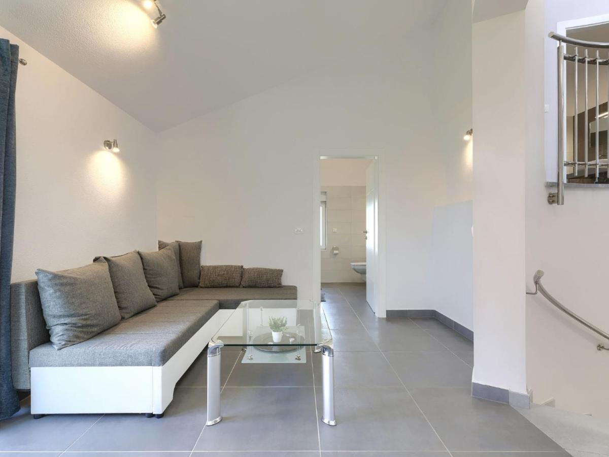 Holiday Home Villa Gocci By Interhome Kmeti Ngoại thất bức ảnh