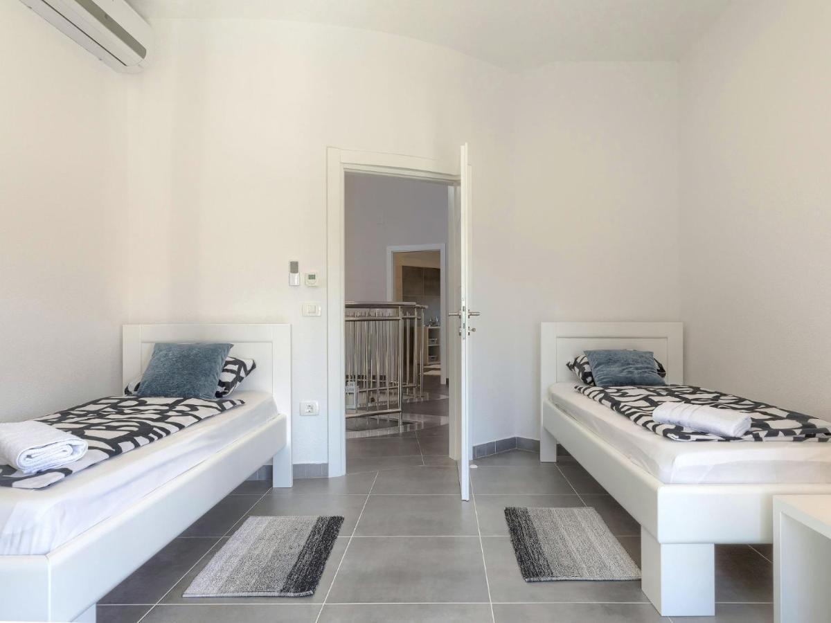 Holiday Home Villa Gocci By Interhome Kmeti Ngoại thất bức ảnh