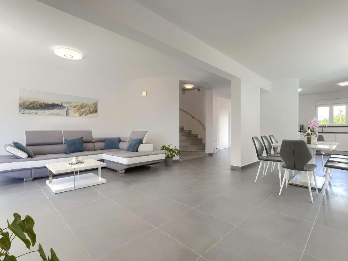Holiday Home Villa Gocci By Interhome Kmeti Ngoại thất bức ảnh